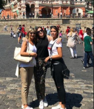 Lea Petkovic with her mother Ljiljana Petkovic and sister Ines Petkovic